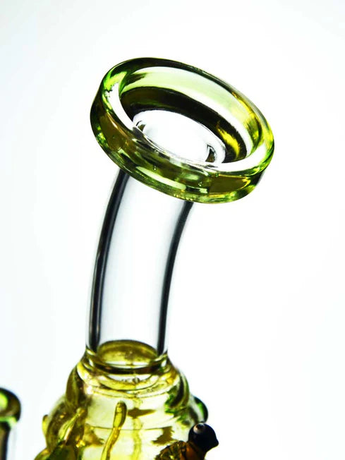 The Queen Bee by Lookah