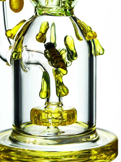 The Queen Bee by Lookah